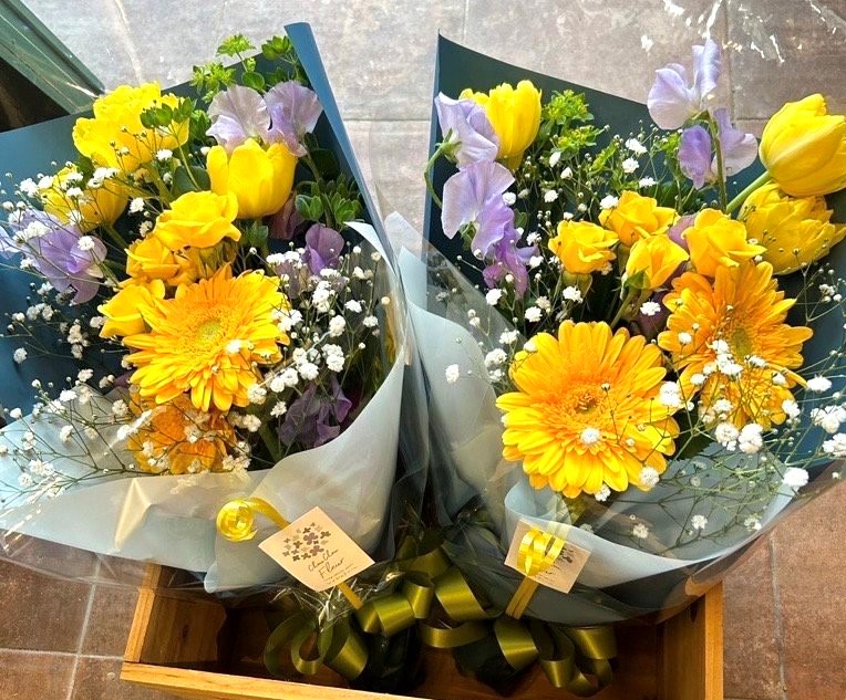 黄色のガーベラのパッケージング